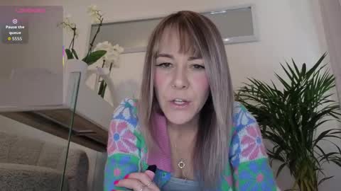 Stacy 2pm to 6pm mon-fri 3 CAT online show from 06/06/26, 01:16