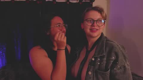 Snapshot of crazy_cakes_ chatting on 09/12/25, 04:45 Lexie Rose online show from 09/12/25, 04:45