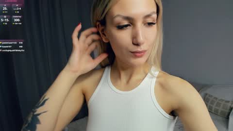 Snapshot of crazy_selfi chatting on 02/03/25, 02:36 Emma online show from 02/03/25, 02:36