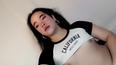 Snapshot of crazy_vixen chatting on 01/04/25, 08:48 Hot Ayisha online show from 01/04/25, 08:48