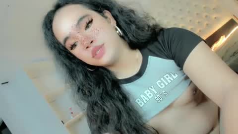 Snapshot of crazy_vixen chatting on 01/09/25, 12:41 Hot Ayisha online show from 01/09/25, 12:41