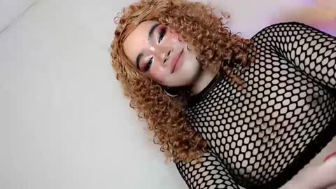 Snapshot of crazy_vixen chatting on 02/20/25, 05:07 Hot Ayisha online show from 02/20/25, 05:07
