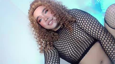 Snapshot of crazy_vixen chatting on 02/23/25, 05:29 Hot Ayisha online show from 02/23/25, 05:29