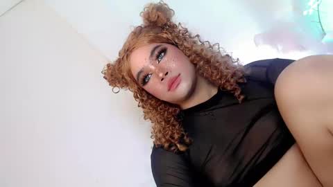 Snapshot of crazy_vixen chatting on 02/25/25, 12:55 Hot Ayisha online show from 02/25/25, 12:55