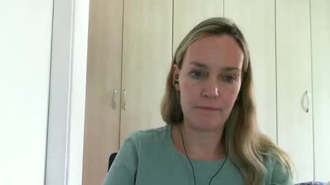 Snapshot of crazyanny chatting on 12/27/24, 01:39 Anny online show from 12/27/24, 01:39
