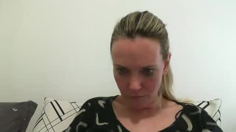 Snapshot of crazyanny chatting on 12/29/24, 12:52 Anny online show from 12/29/24, 12:52