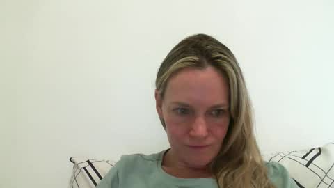 Snapshot of crazyanny chatting on 12/29/24, 09:09 Anny online show from 12/29/24, 09:09