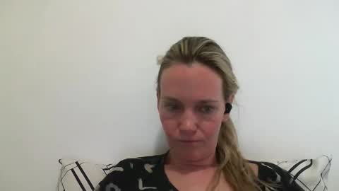 Snapshot of crazyanny chatting on 12/30/24, 12:22 Anny online show from 12/30/24, 12:22