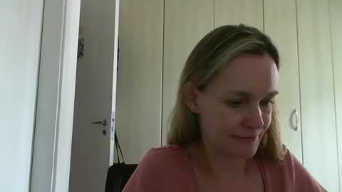 Snapshot of crazyanny chatting on 01/04/25, 01:31 Anny online show from 01/04/25, 01:31