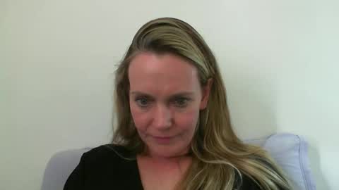 Snapshot of crazyanny chatting on 01/13/25, 05:55 Anny online show from 01/13/25, 05:55