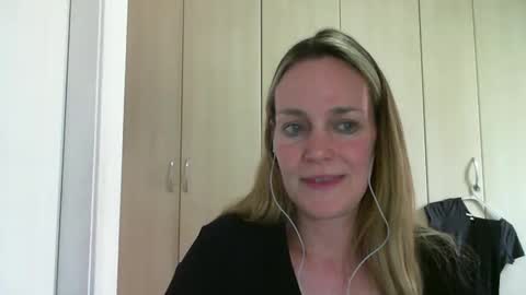 Snapshot of crazyanny chatting on 01/13/25, 08:58 Anny online show from 01/13/25, 08:58