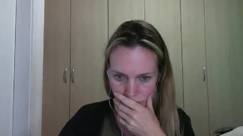 Snapshot of crazyanny chatting on 01/16/25, 08:57 Anny online show from 01/16/25, 08:57