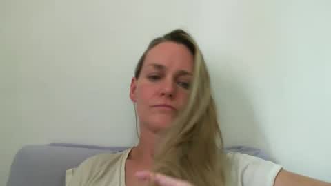 Snapshot of crazyanny chatting on 01/17/25, 07:05 Anny online show from 01/17/25, 07:05