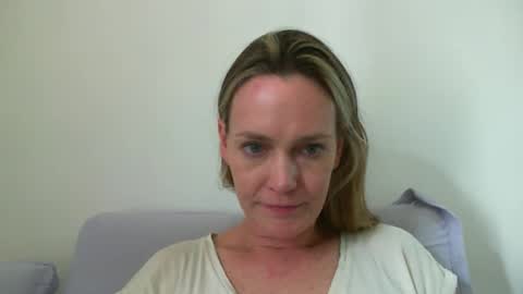 Snapshot of crazyanny chatting on 01/18/25, 02:23 Anny online show from 01/18/25, 02:23
