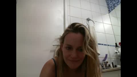 Snapshot of crazyanny chatting on 01/30/25, 07:15 Anny online show from 01/30/25, 07:15