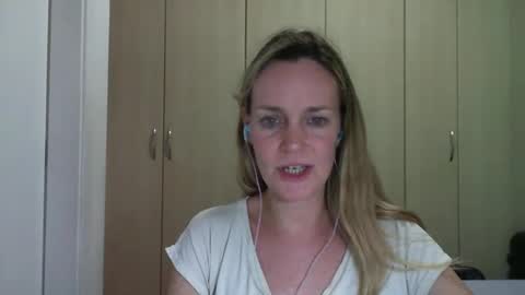 Snapshot of crazyanny chatting on 01/31/25, 08:01 Anny online show from 01/31/25, 08:01