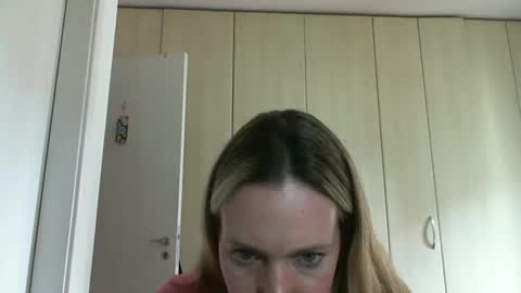 Snapshot of crazyanny chatting on 02/10/25, 02:26 Anny online show from 02/10/25, 02:26