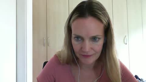 Snapshot of crazyanny chatting on 02/13/25, 10:55 Anny online show from 02/13/25, 10:55