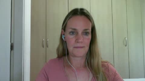 Snapshot of crazyanny chatting on 02/13/25, 06:48 Anny online show from 02/13/25, 06:48