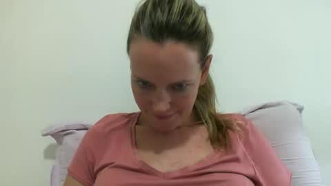 Snapshot of crazyanny chatting on 02/13/25, 09:49 Anny online show from 02/13/25, 09:49