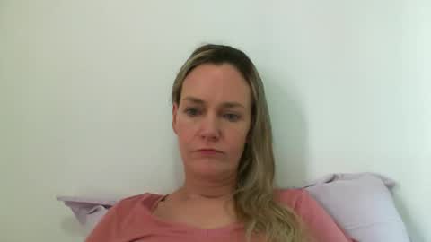 Snapshot of crazyanny chatting on 02/14/25, 10:07 Anny online show from 02/14/25, 10:07