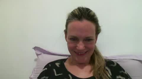 Snapshot of crazyanny chatting on 02/18/25, 12:15 Anny online show from 02/18/25, 12:15