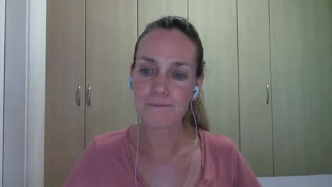 Snapshot of crazyanny chatting on 02/26/25, 10:09 Anny online show from 02/26/25, 10:09