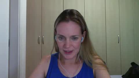 Snapshot of crazyanny chatting on 02/28/25, 10:06 Anny online show from 02/28/25, 10:06