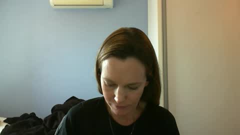 Snapshot of crazyanny chatting on 09/08/25, 03:55 Anny online show from 09/08/25, 03:55