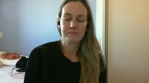 Snapshot of crazyanny chatting on 09/29/25, 12:21 Anny online show from 09/29/25, 12:21