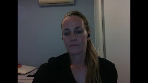 Snapshot of crazyanny chatting on 10/02/25, 10:50 Anny online show from 10/02/25, 10:50