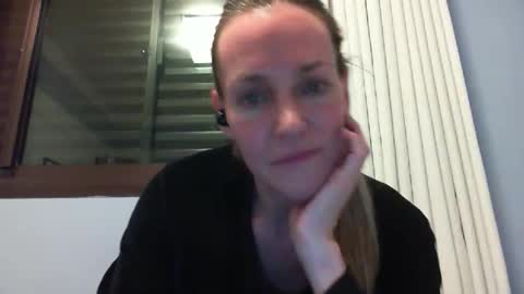 Snapshot of crazyanny chatting on 10/04/25, 12:52 Anny online show from 10/04/25, 12:52