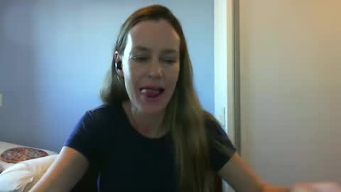 Snapshot of crazyanny chatting on 10/06/25, 10:45 Anny online show from 10/06/25, 10:45