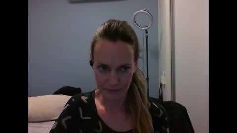 Anny online show from 10/29/25, 12:35