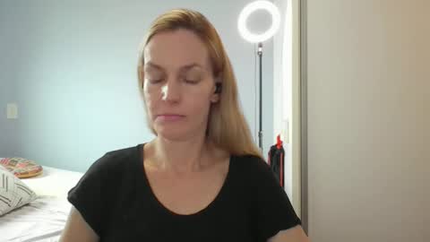 Anny online show from 03/19/26, 11:03