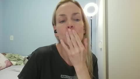 Anny online show from 04/23/26, 12:29