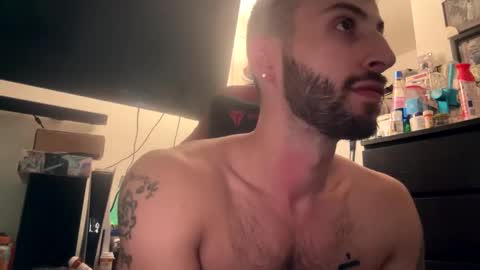 Snapshot of crazydill28 chatting on 10/20/25, 08:53 crazydill28 online show from 10/20/25, 08:53