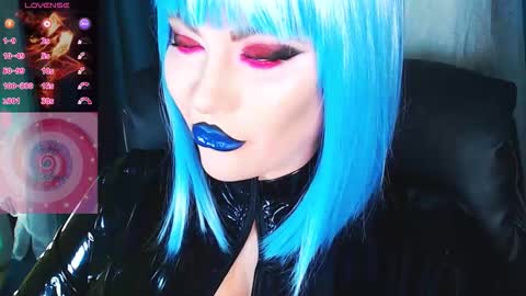 Roxy online show from 11/12/25, 03:23