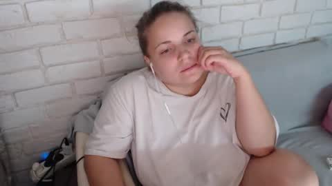 Crazyy Girl  online show from 10/31/25, 03:24