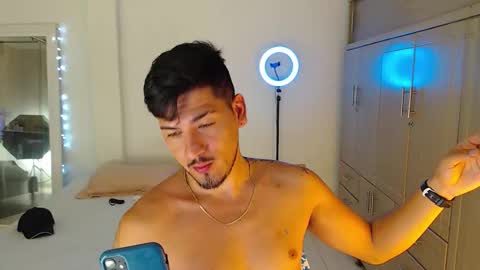 Bull online show from 11/25/25, 04:01