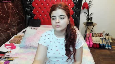 Snapshot of crazzy_pussy chatting on 02/02/25, 10:49 Ana  online show from 02/02/25, 10:49