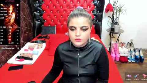 Snapshot of crazzy_pussy chatting on 10/07/25, 01:30 Ana  online show from 10/07/25, 01:30