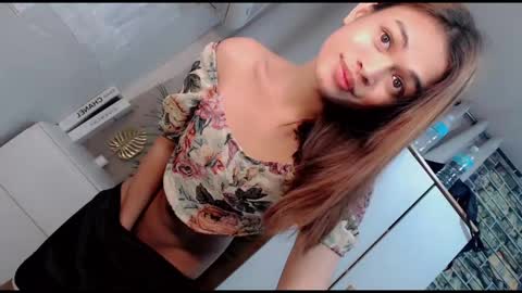 Snapshot of creamy_delilah chatting on 10/25/25, 09:39 Delilah online show from 10/25/25, 09:39
