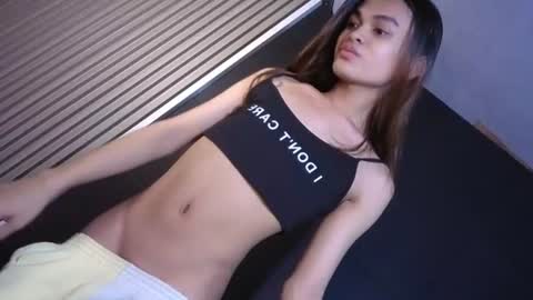 Snapshot of creamy_delilah chatting on 06/23/26, 08:56 Delilah online show from 06/23/26, 08:56