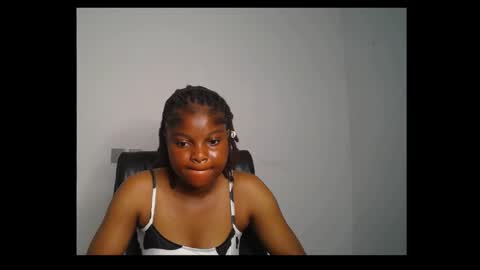 Snapshot of creamy_juicypussy chatting on 02/13/25, 08:06 Lady jasmine online show from 02/13/25, 08:06