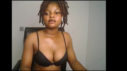 Snapshot of creamy_juicypussy chatting on 03/04/25, 11:29 Lady jasmine online show from 03/04/25, 11:29