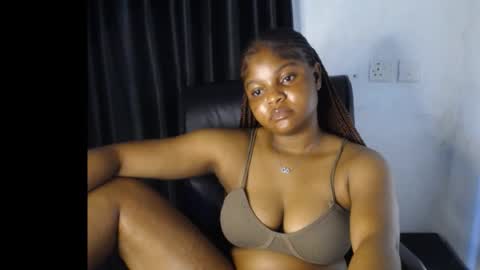 Snapshot of creamy_juicypussy chatting on 11/27/25, 08:16 Lady jasmine online show from 11/27/25, 08:16