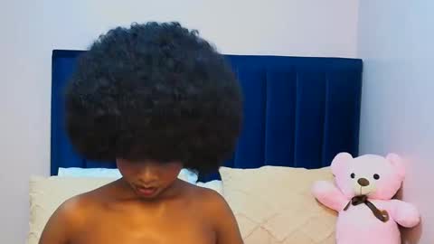 queen online show from 04/12/26, 07:08