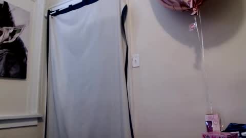 Snapshot of creamyexotica chatting on 02/14/25, 03:05 CreamyExotica online show from 02/14/25, 03:05