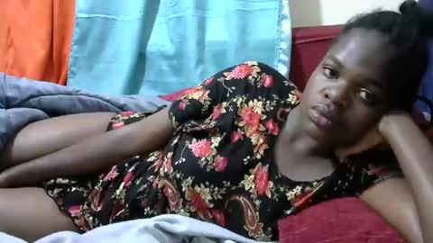 Snapshot of creamymomma chatting on 12/30/24, 12:32 verah online show from 12/30/24, 12:32